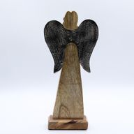 Angelo della Pace in Legno di Mango 30cm – Ali in Metallo e Dettagli in Smalto
