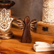 Angelo in Legno di Mango 12cm – Decorazione Dorata