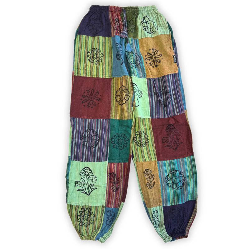 Set Iniziale di Pantaloni “Mushroom” con Stampe a Blocchi + Espositore per Abiti in Omaggio
