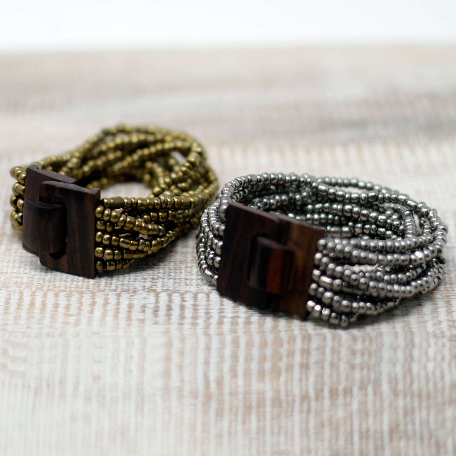Bangle in Legno e Perline