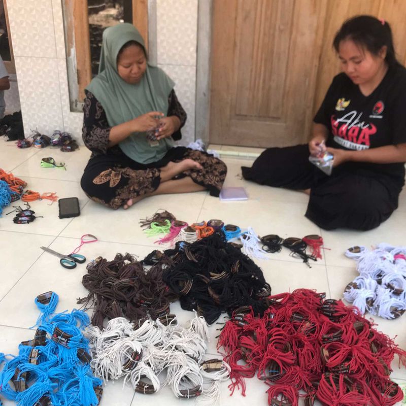 Braccialetti dell'Amicizia Fatti a Mano - Kit di Avviamento