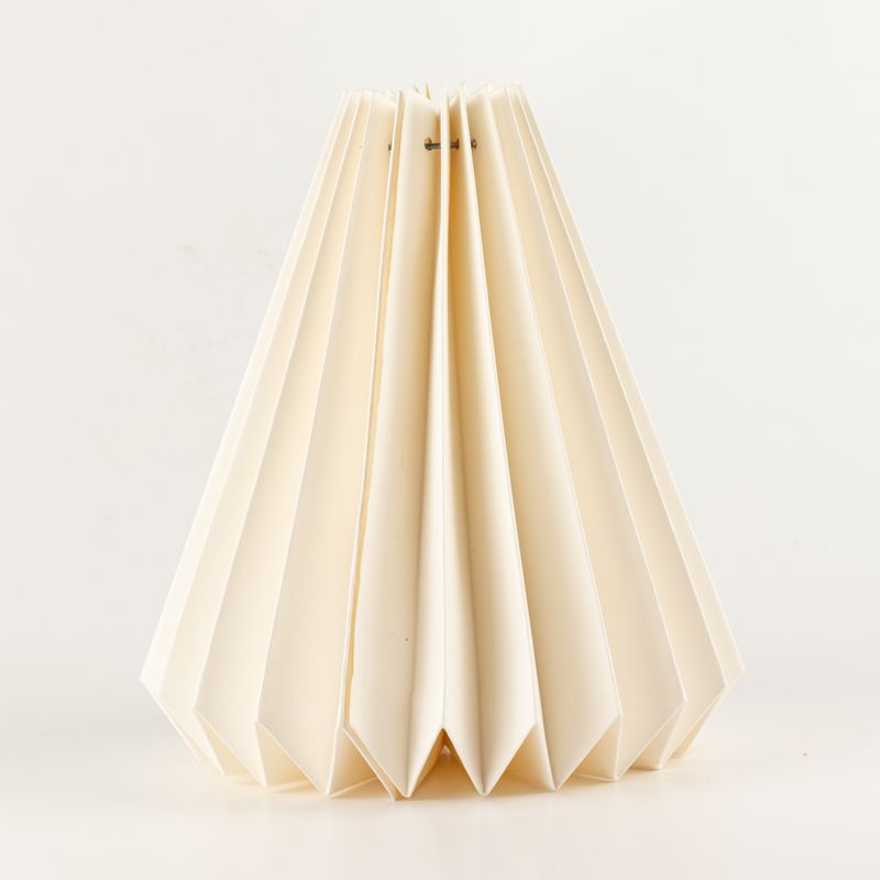 Paralume a Cono in Carta Geometrica