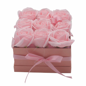 Bouquet di Fiori di Sapone - 9 Rose Rosa - Quadrato